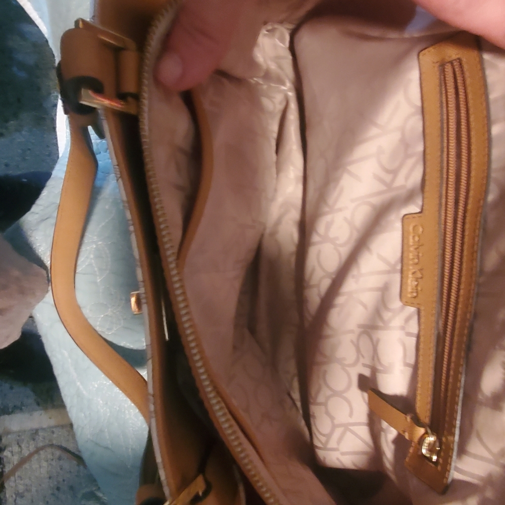 Calvin Klein handbag - Picture 2 of 5